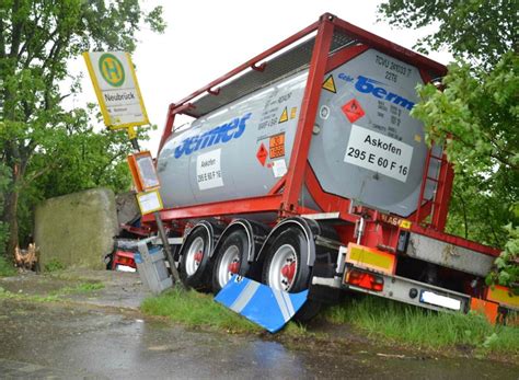 Gefahrgut Lkw Mit Harzl Sung Verungl Ckt Einsatzbericht Ratingen