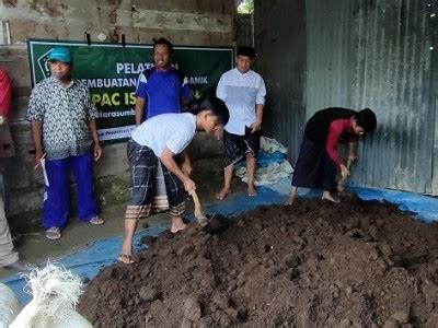 ISNU Balen Latih Petani Milenial Buat Pupuk Organik