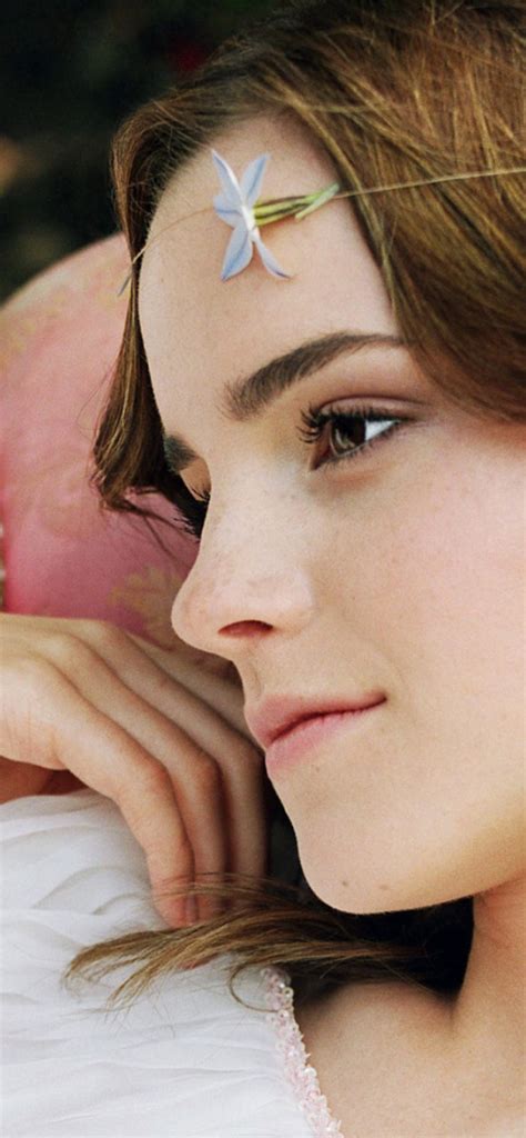 X Resolution Emma Watson Hot Pose X Resolution Wallpaper Wallpapers Den