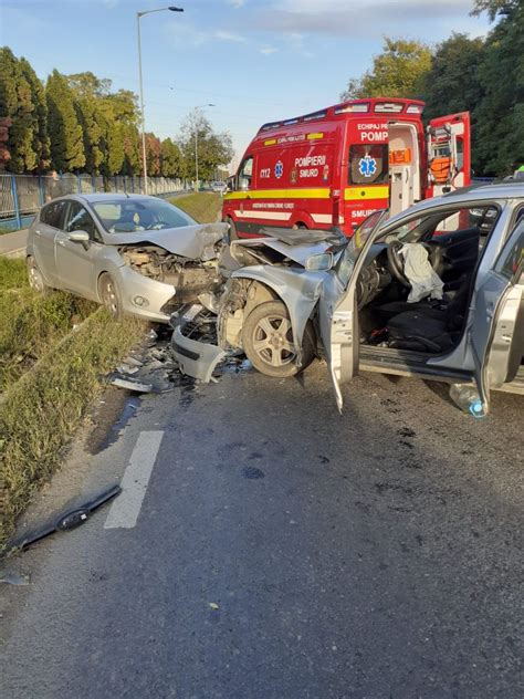 Patru persoane au ajuns la spital în urma unui accident petrecut în