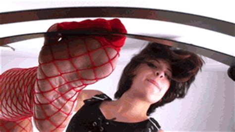 Giantess Katelyn Brooks Naked Captives