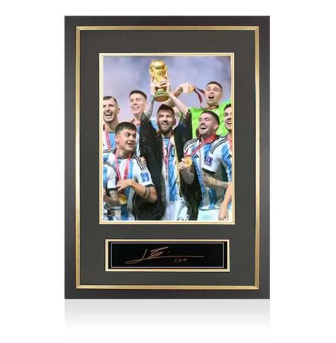 LIONEL MESSI OFFICIAL FIFA World Cup Signed Plaque And Photo Frame