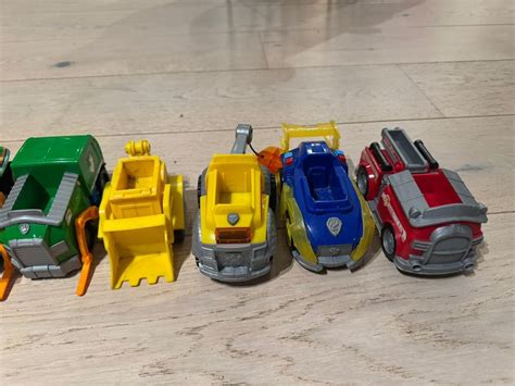 Stor samling Paw Patrol tårn fly lastebiler trucks og div biler og