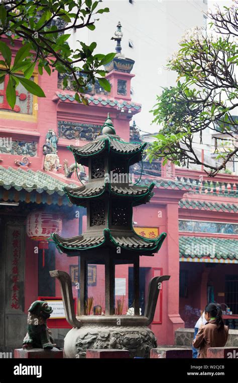 Ngoc hoang temple hi-res stock photography and images - Alamy