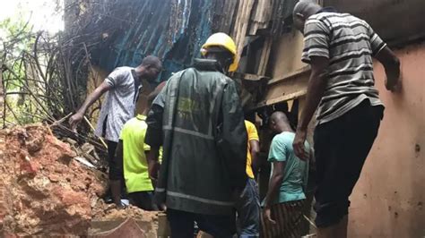 Flood In Lagos Today Cause Building Collapse Traffic Inside Di Mega