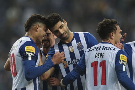 FC Porto 4 0 Paços de Ferreira Samba de Evanilson dá ritmo a goleada