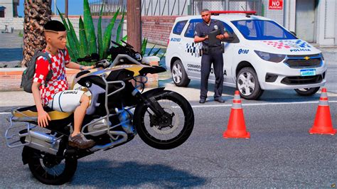 GTA V MODS DANDO FUGA DA POLICIA DE MINI MOTO DE OURO YouTube