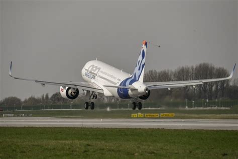 Primer Vuelo Del Airbus A Neo Fly News