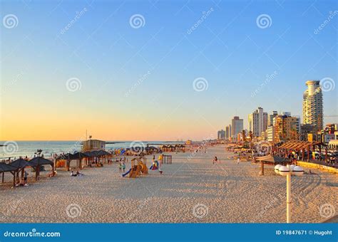 Playa De Tel Aviv Israel Foto Editorial Imagen De Temprano 19847671