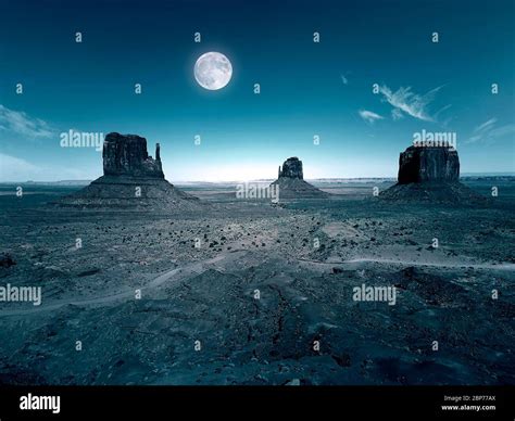 Monument valley night sky hi-res stock photography and images - Alamy