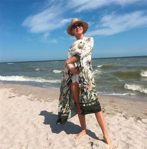 52 letnia Beata Ścibakówna w bikini Pokazała boskie ciało i umięśniony brzuch fani Bogini