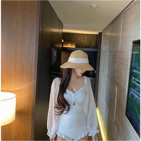Hàng QCCC đủ size Bikini đồ bơi nữ liền thân tay bồng phối ren tiểu thư kín đáo 2 kiểu cực