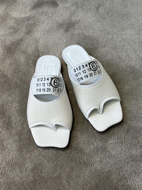 ᐈ Сандалии Maison Margiela с лого купити в Києві і Україні | NosiEto