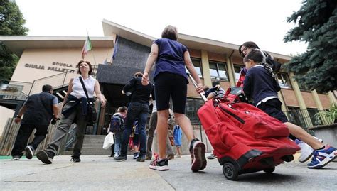 Maestra Positiva Niente Scuola Elementare Per I Bambini Di Subbiano