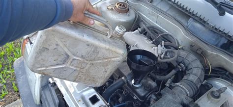 Залил в двигатель солярку вместо масла для промывки двигателя, а в ...