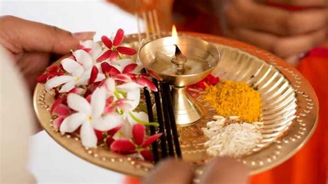 Puja Aarti Rules क्यों जरूरी है हर पूजा के अंत में आरती करना जानें इस