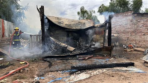 Incendio Provoc Da Os Totales En El Galp N De Una Casa Bvc Noticias