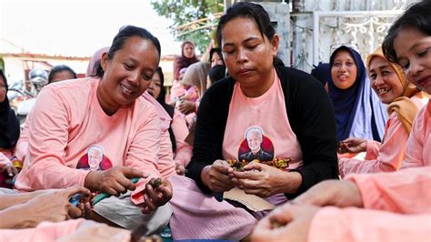 Bersama Para Ibu Mak Ganjar Gelar Pelatihan Buat Jamu Tradisional