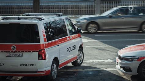 IMCDb Org 2020 Volkswagen Multivan T6 Typ 7H In Tatort