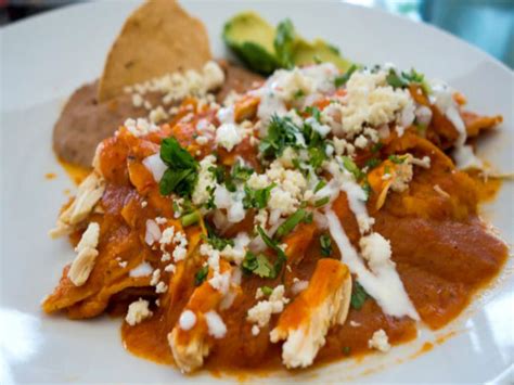 Chilaquiles Con Salsa De Frijol Y Chipotle ¡caldositos Menos De 15