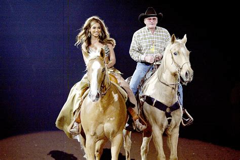 Beyoncé's Country Style Through The Years [PHOTOS]