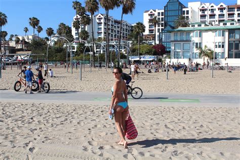 Looks De Playa Y Bikinis Desde Venice Beach El Blog De Malena Costa