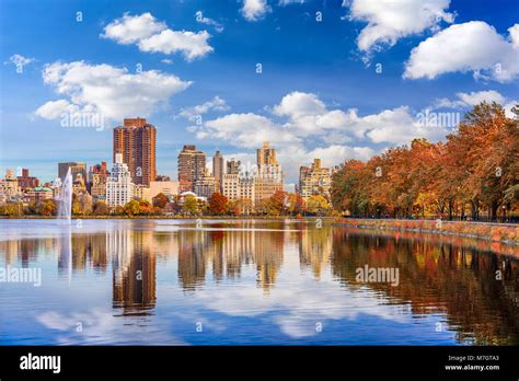 New York Central Park Herbst Stockfotos Und Bilder Kaufen Alamy