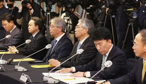 1천억 상생 금융에도 금융당국 ‘시큰둥금융지주 수장 만남에 ‘쏠린 눈