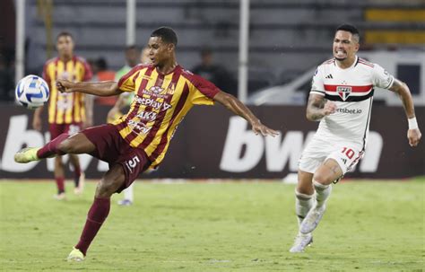 S O Paulo Perde Chances E Fica No Empate O Tolima Na Copa Sul