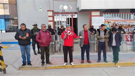 Trabajadores de la UANCV exigen reestructuración total de esta