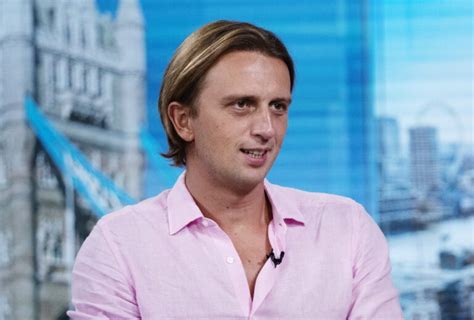 Economica Net Rezultate Record Pentru Revolut Ajutat De Inteligen A