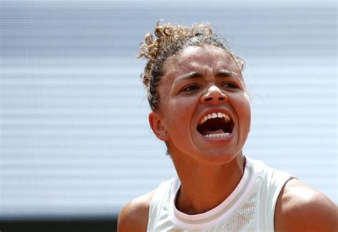 Wta Eastbourne Paolini Cade In Semifinale Vince Kasatkina