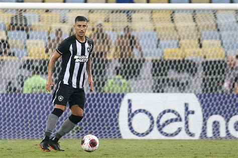 M Dico Do Botafogo Diz Que Philipe Sampaio Teve Uma S Ncope Em Campo