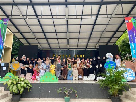 Pgsd Unj Unjuk Kreativitas Melalui Pentas Seni Meriah Di Kampus E