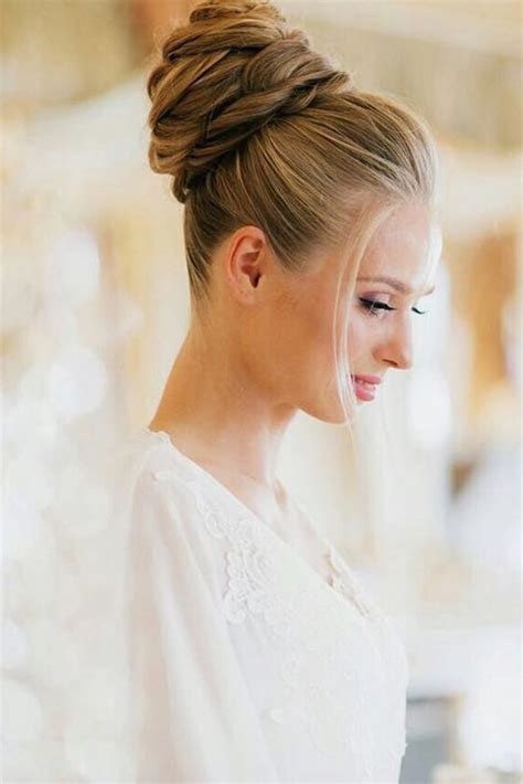 Swept Back Wedding Hairstyles 30 Best Looks Expert Tips Wedding