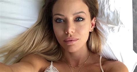 En Bikini Evangelina Anderson Quiz S Encuentres Una Sorpresa