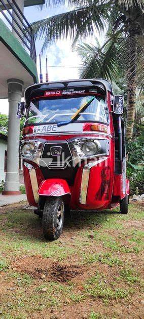 Bajaj Re Three Wheeler In Ingiriya Ikman