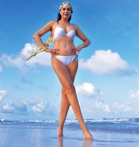 Hot Sexy Ruddy Rodriguez Bikini Pics