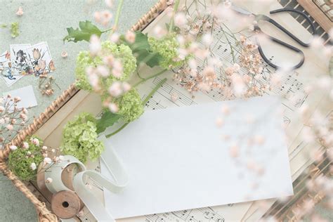 Blank Card and Flowers · Free Stock Photo