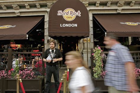 Hard Rock Cafe Opens Second London Restaurant at Piccadilly Circus ...