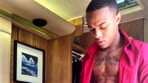 29 Shirtless Shots Of Bow Wow