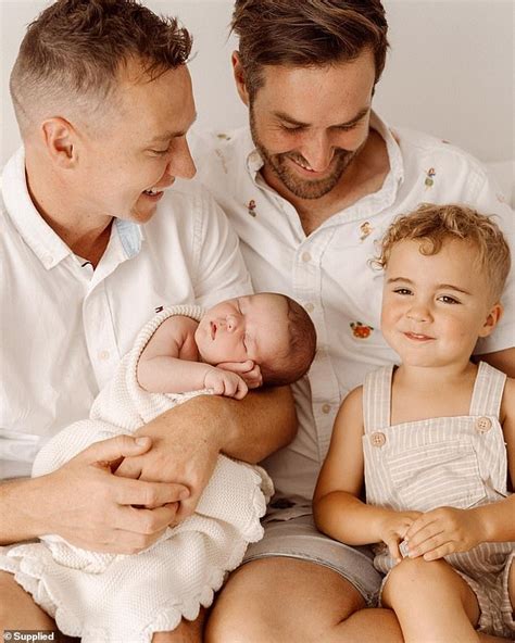 Same Sex Couple Welcome A Baby Girl After A Stranger Offered To Be The Surrogate Mother Daily