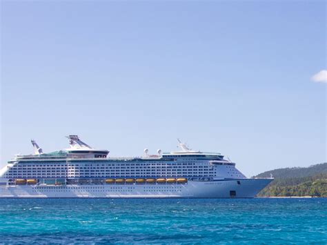 Ybor City Hotel near Amalie Arena | Holiday Inn Express & Suites Tampa