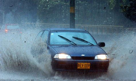 C Mo Controlar El Hidroplaneo Y Otros Problemas Al Conducir Con Lluvia