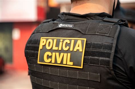 Pol Cia Civil Do Acre Prende Homem Apontado Como L Der De Assalto