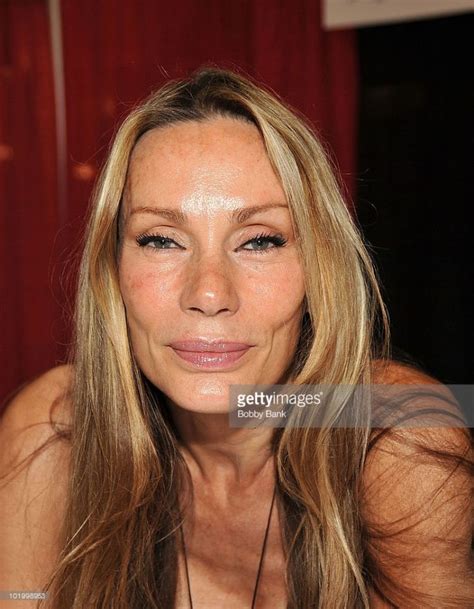 Virginia Hey S Biography Wall Of Celebrities