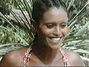 ZEUDI ARAYA Nude AZNude