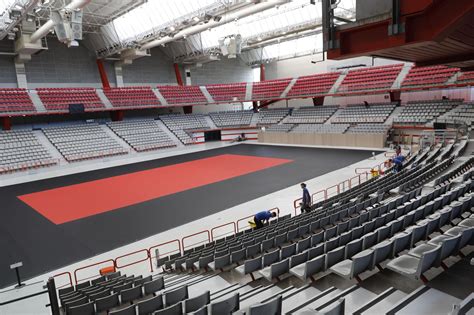 EN IMÁGENES Así fue el montaje de la pista central del Gijón Open en