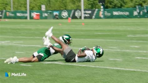 Training Camp Highlight Zach Wilson Goes Deep To Elijah Moore