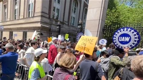 Police forcibly remove protestors from Columbia University campus | Daily Telegraph